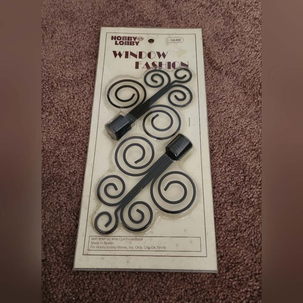 Finials for curtain rods
